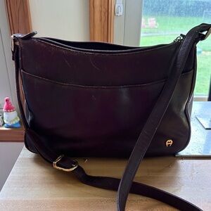 Vintage Etienne Aigner burgundy leather purse